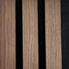 Monster van een premium akoestisch paneel in gerookt eikenfineer 150 x 120 mm