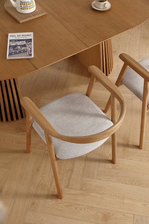 Jocelyn eetkamerstoel in eiken met beige stoffen zitting