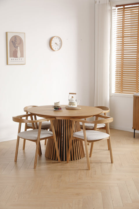 Jocelyn eetkamerstoel in eiken met beige stoffen zitting