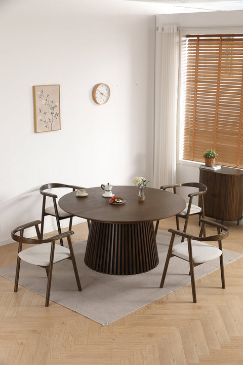 Jocelyn eetkamerstoel in gerookt eiken met beige stoffen zitting