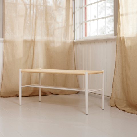 Bella - Zitbank in wit met gevlochten zitting, 100 cm